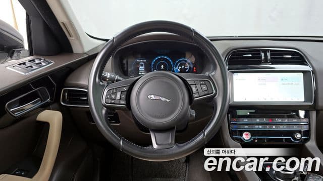 Jaguar F-PACE Prestige, 2017 13