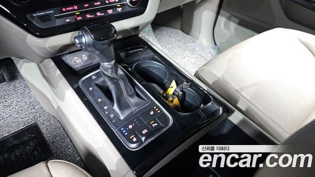 Kia All New Carnival Prestige, 2015 9