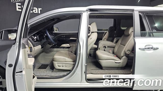 Kia All New Carnival Prestige, 2015 11