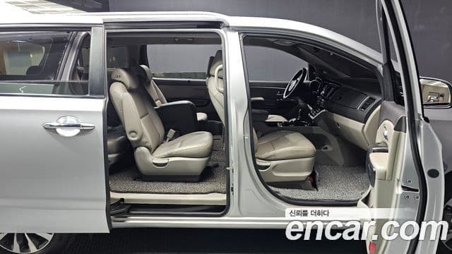 Kia All New Carnival Prestige, 2015 12