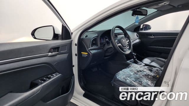 Hyundai Avante AD 1.6 GDI Value Plus, 2018 10