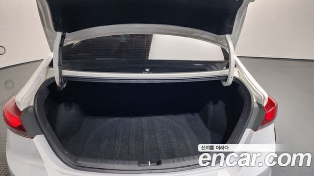 Hyundai Avante AD 1.6 GDI Value Plus, 2018 20