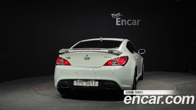 Hyundai Genesis купе 200 турбо D, 2011 4