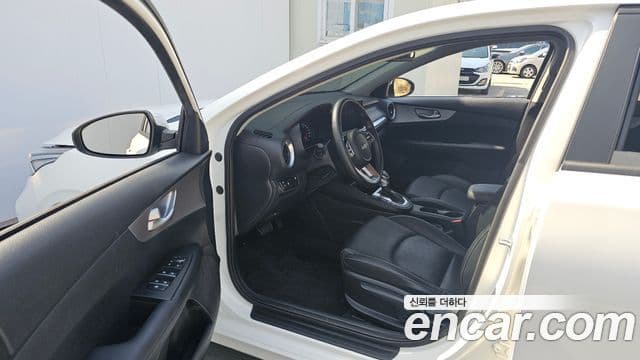 Kia The / новый New K3 2세대 Prestige, 2022 10