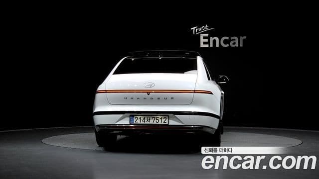 Hyundai Grandeur гибрид (GN7) Calligraphy, 2024 4