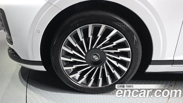 Hyundai Grandeur гибрид (GN7) Calligraphy, 2024 все фото