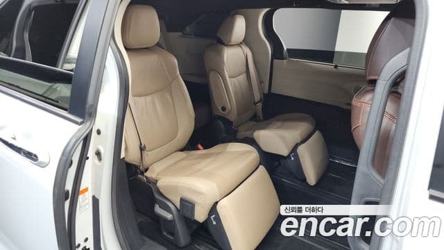 Toyota Sienna 4세대, 2023 12