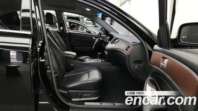 Hyundai Genesis Special, 2013 11