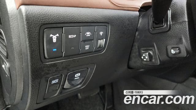 Hyundai Genesis Special, 2013 16