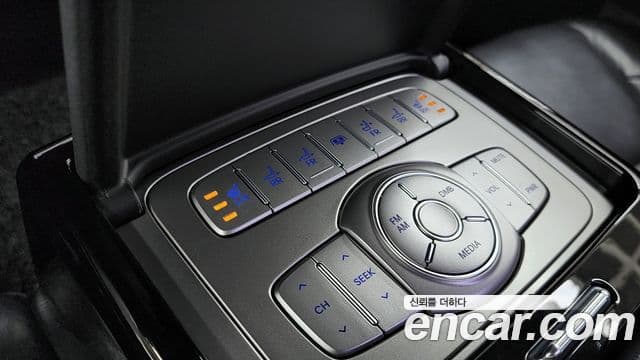 Hyundai Genesis Special, 2013 19