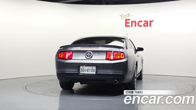 Ford Mustang купе, 2010 4