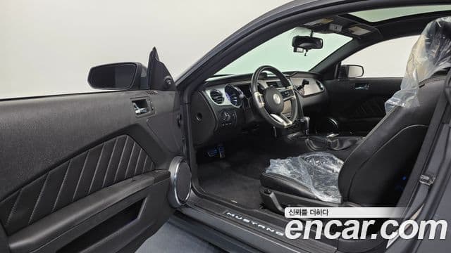 Ford Mustang купе, 2010 10