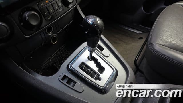 KG모빌리티(SsangYong) Korando 투리스모 4WD LT 11인승, 2014 9