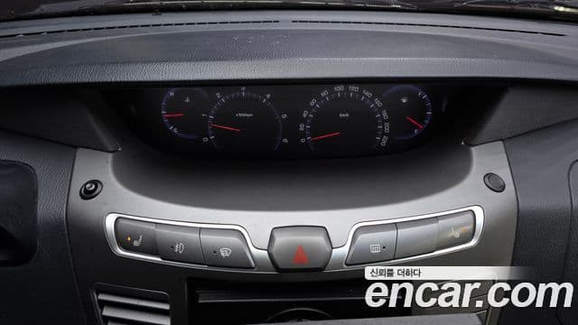 KG모빌리티(SsangYong) Korando 투리스모 4WD LT 11인승, 2014 16