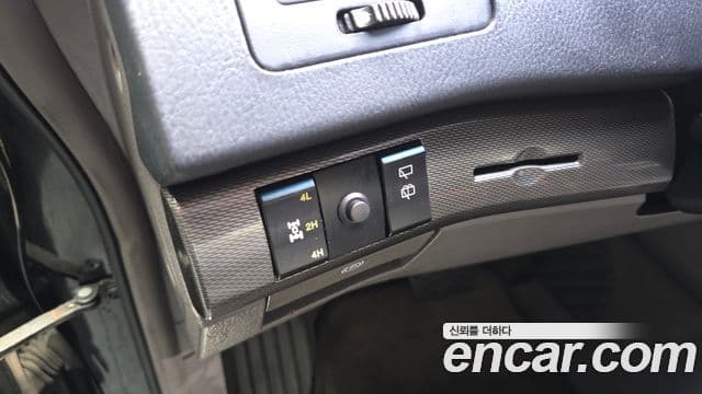 KG모빌리티(SsangYong) Korando 투리스모 4WD LT 11인승, 2014 18