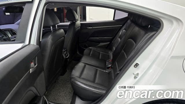 Hyundai Avante AD 1.6 GDI Value Plus, 2018 13