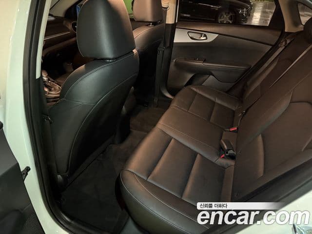 Kia The / новый New K3 2세대 Trendy, 2022 19