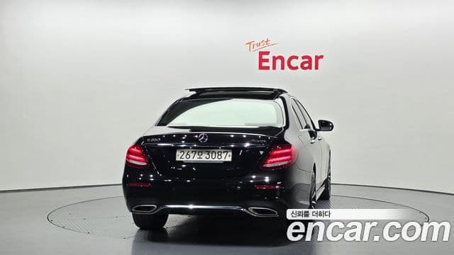 Mercedes-Benz E-класс W213 AMG Line, 2020 4
