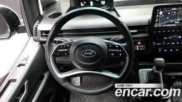 Hyundai Staria Modern, 2024 13
