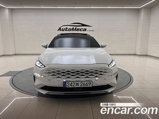 Kia K8 гибрид Signature, 2023 1