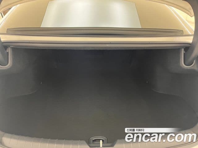 Kia K8 гибрид Signature, 2023 18