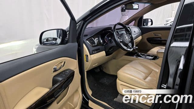 Kia The / новый New Carnival Noblesse, 2019 10