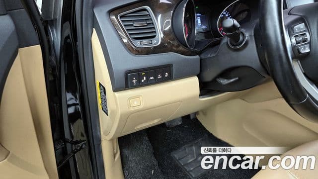 Kia The / новый New Carnival Noblesse, 2019 17