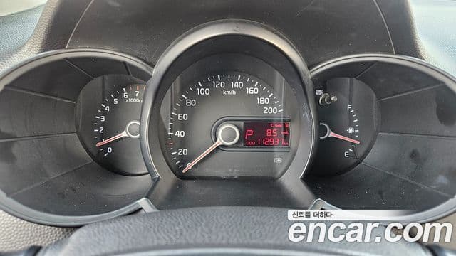 Kia All New Morning Deluxe Trendy, 2015 9