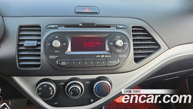 Kia All New Morning Deluxe Trendy, 2015 10