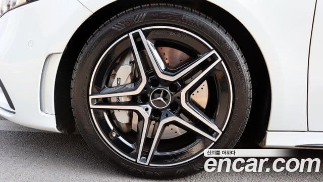 Mercedes-Benz A-класс W177 AMG A35 4MATIC седан, 2023 7