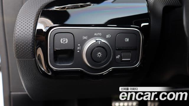 Mercedes-Benz A-класс W177 AMG A35 4MATIC седан, 2023 10