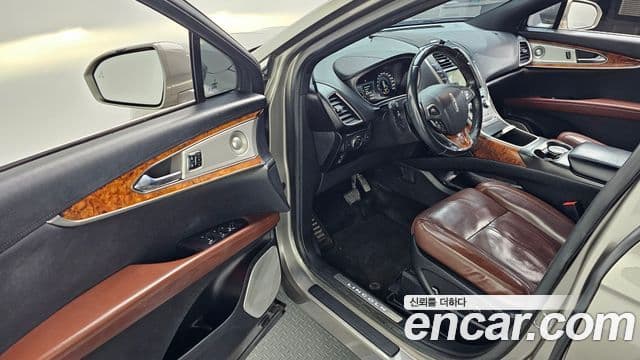 Lincoln MKX 2세대, 2017 11