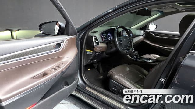 Hyundai Grandeur IG 3.0 LPi Exclusive (арендный автомобиль), 2017 10