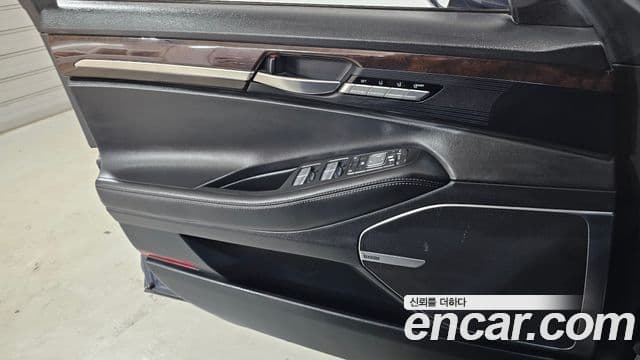 Genesis EQ900 Luxury, 2017 14