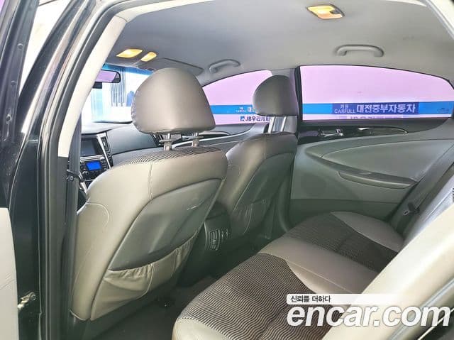 Hyundai YF Sonata топовая версия, 2010 10