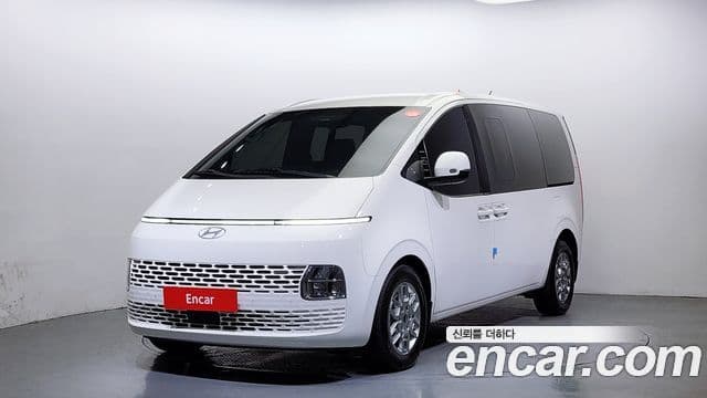Hyundai Staria Modern, 2025 1