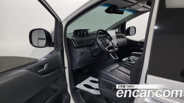 Hyundai Staria Modern, 2025 10