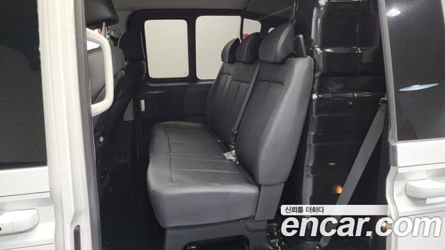 Hyundai Staria Modern, 2025 11