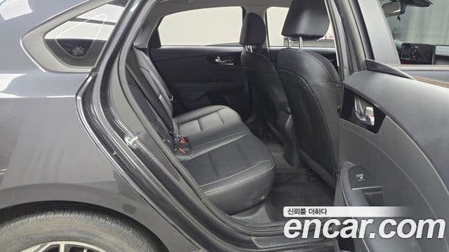 Kia The / новый New K3 2세대 Prestige, 2023 12