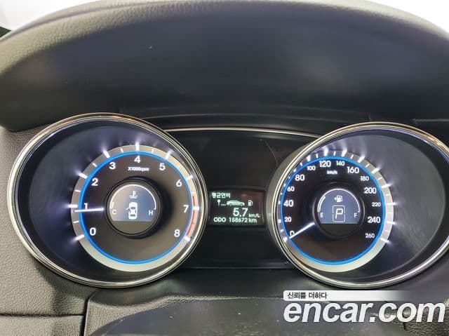 Hyundai YF Sonata топовая версия, 2011 15