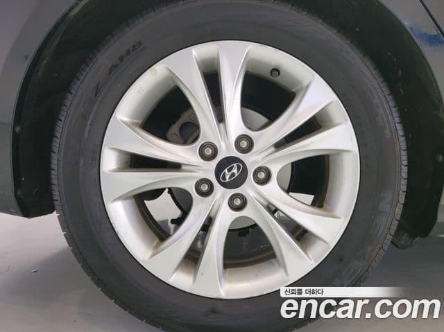 Hyundai YF Sonata топовая версия, 2011 16