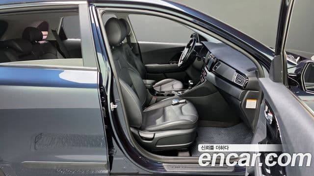 Kia Niro Prestige, 2017 10