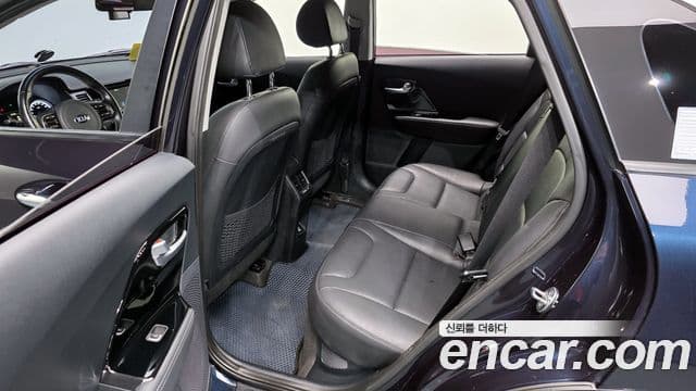 Kia Niro Prestige, 2017 12