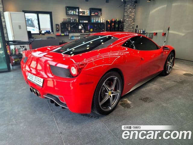 Ferrari 458 Italia, 2011 3