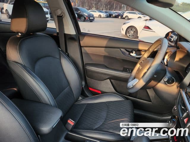 Kia The / новый New K3 2세대 Signature, 2022 9