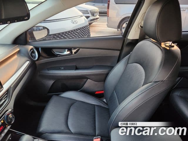 Kia The / новый New K3 2세대 Signature, 2022 10