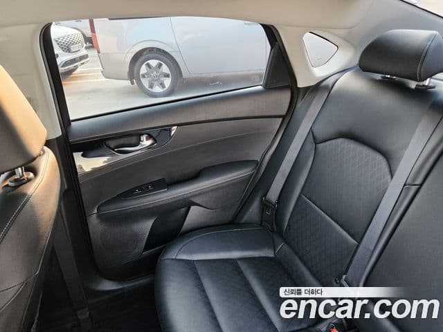 Kia The / новый New K3 2세대 Signature, 2022 12