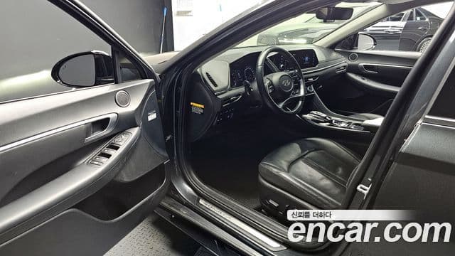 Hyundai Sonata (DN8) Premium Family, 2020 10