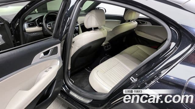 Genesis The / новый New G70, 2023 11