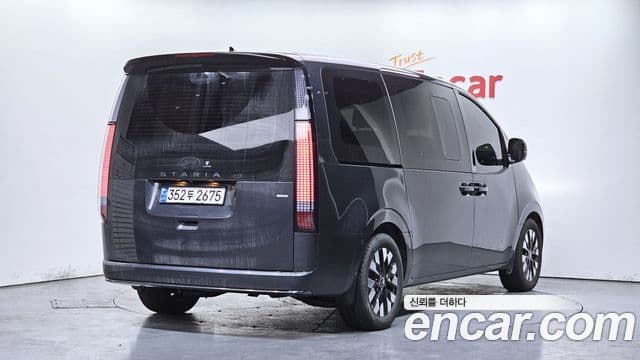 Hyundai Staria Inspiration, 2025 2